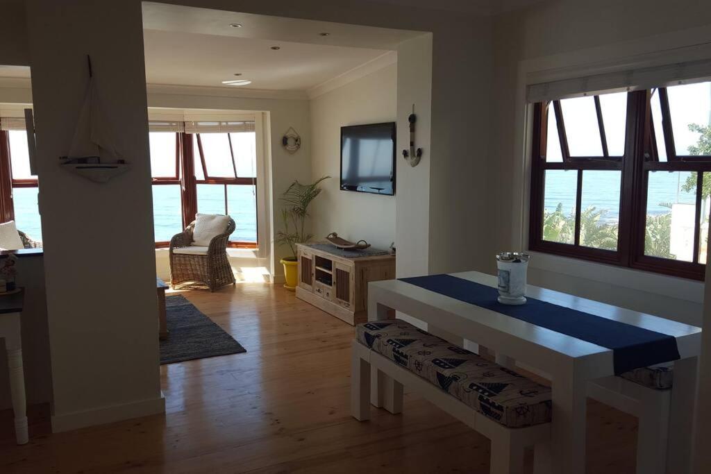 18 Steps - Seaside Cottage With Breathtaking Views ケープタウン エクステリア 写真