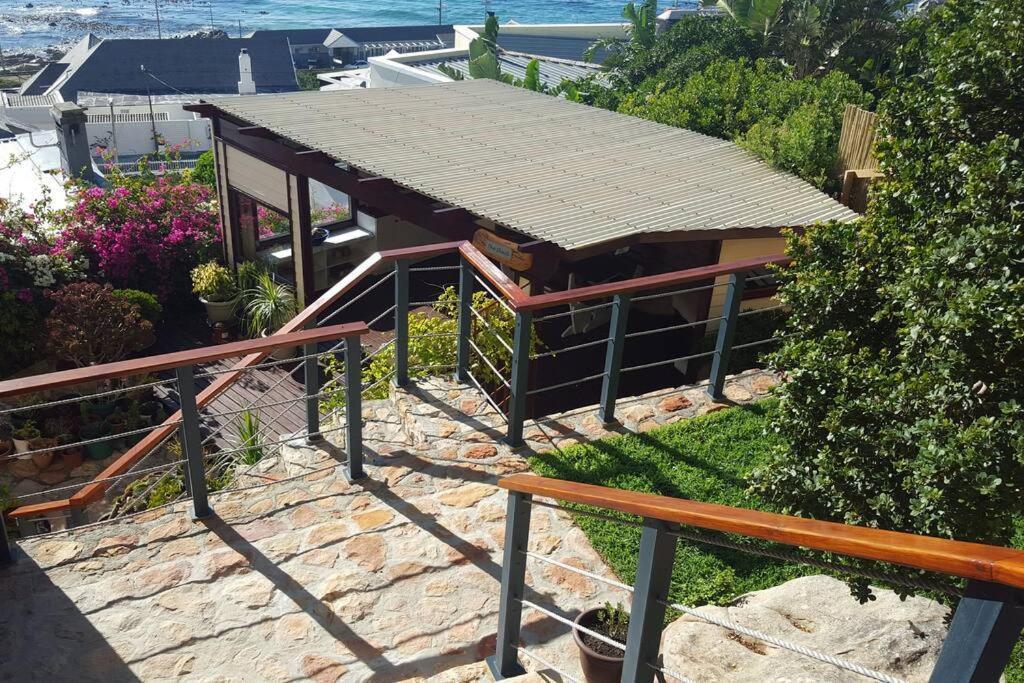 18 Steps - Seaside Cottage With Breathtaking Views ケープタウン エクステリア 写真