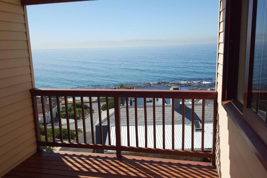 18 Steps - Seaside Cottage With Breathtaking Views ケープタウン エクステリア 写真