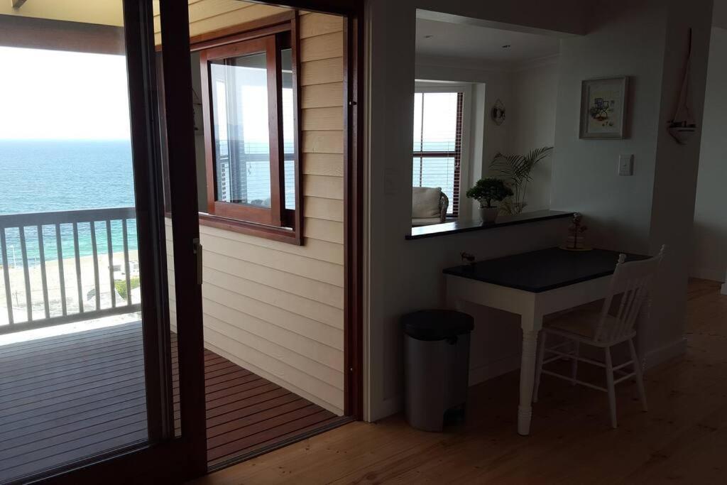 18 Steps - Seaside Cottage With Breathtaking Views ケープタウン エクステリア 写真